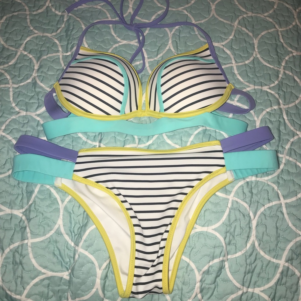 NWOT VS Striped double band bikini set